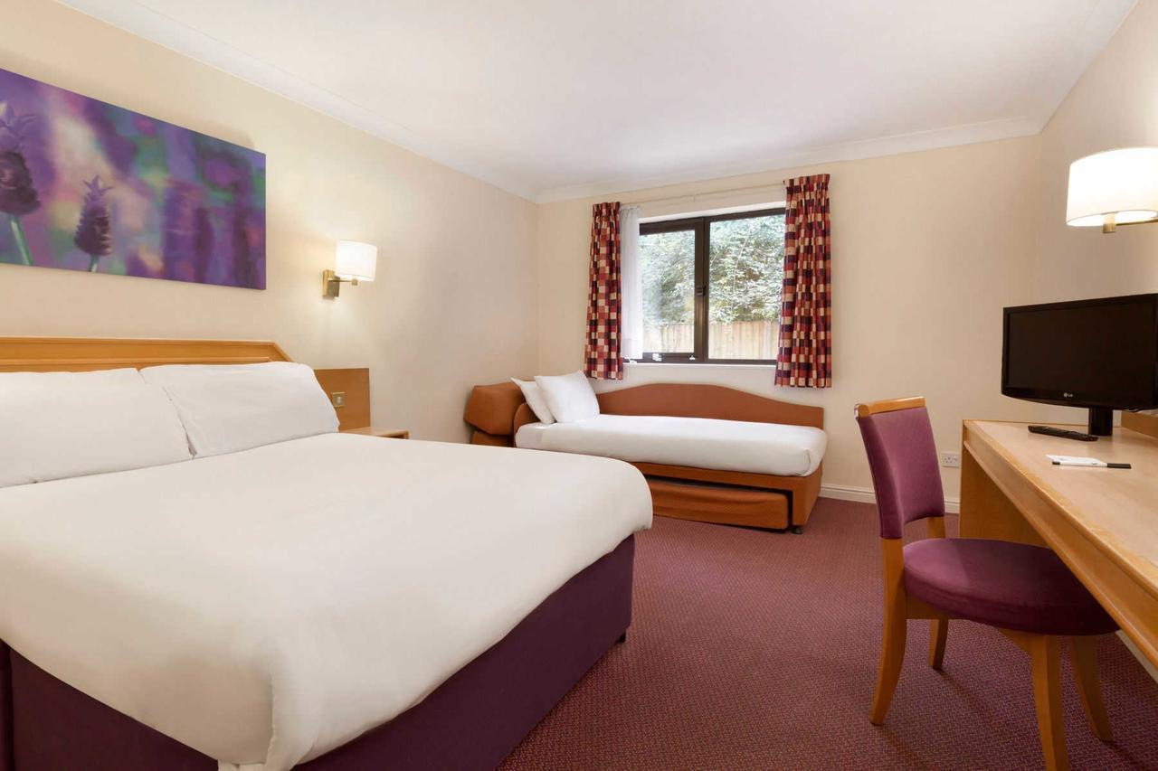 Days Inn Στάφορντ Εξωτερικό φωτογραφία