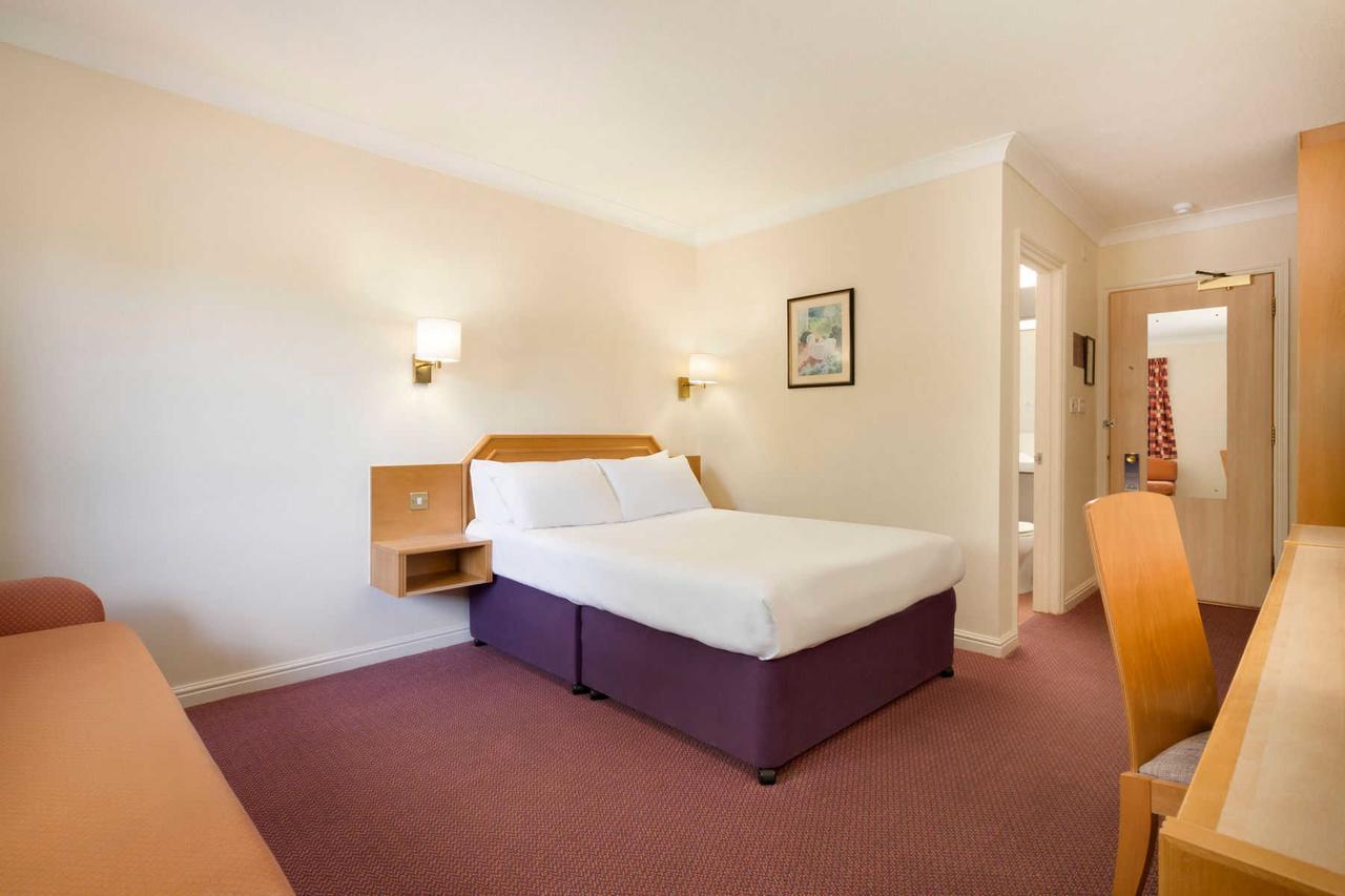 Days Inn Στάφορντ Εξωτερικό φωτογραφία